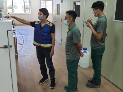 Handing over Formandrhyde tester to Dongwha Thai Nguyen